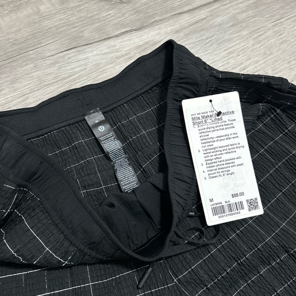 🔥NWT Mens Lululemon Mile Maker Reflective Short 6” Lined Medium - Black Grid - Picture 3 of 6